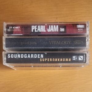 Pear Jam, Soundgarden - 1990s Cassette Tapes (Lot of 3) 
